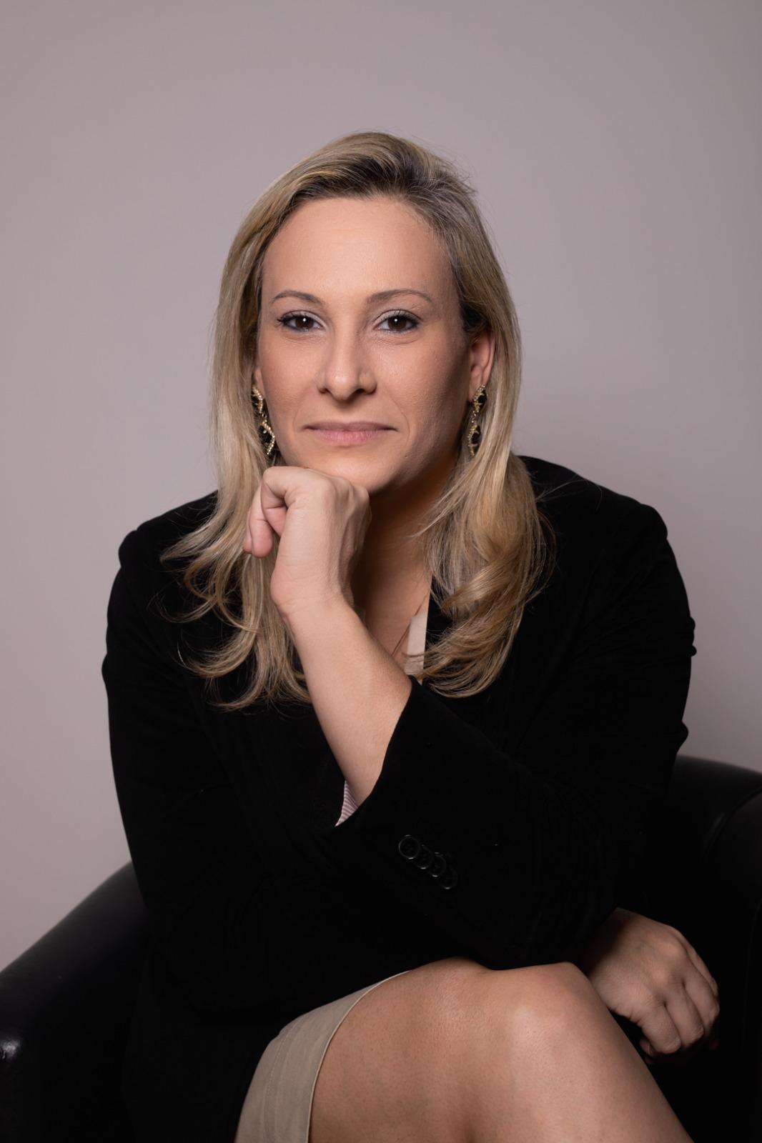  Caroline Favero Kalvelage, ceo da Favero Consultoria e Treinamento e idealizadora do Sistema DIBE - Diagnósticos de Bem-Estar